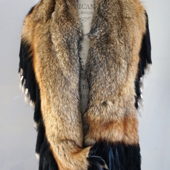 Virtual RUNWAY Collection Fox Wrap Poncho Fringe - Picture 2 of 6